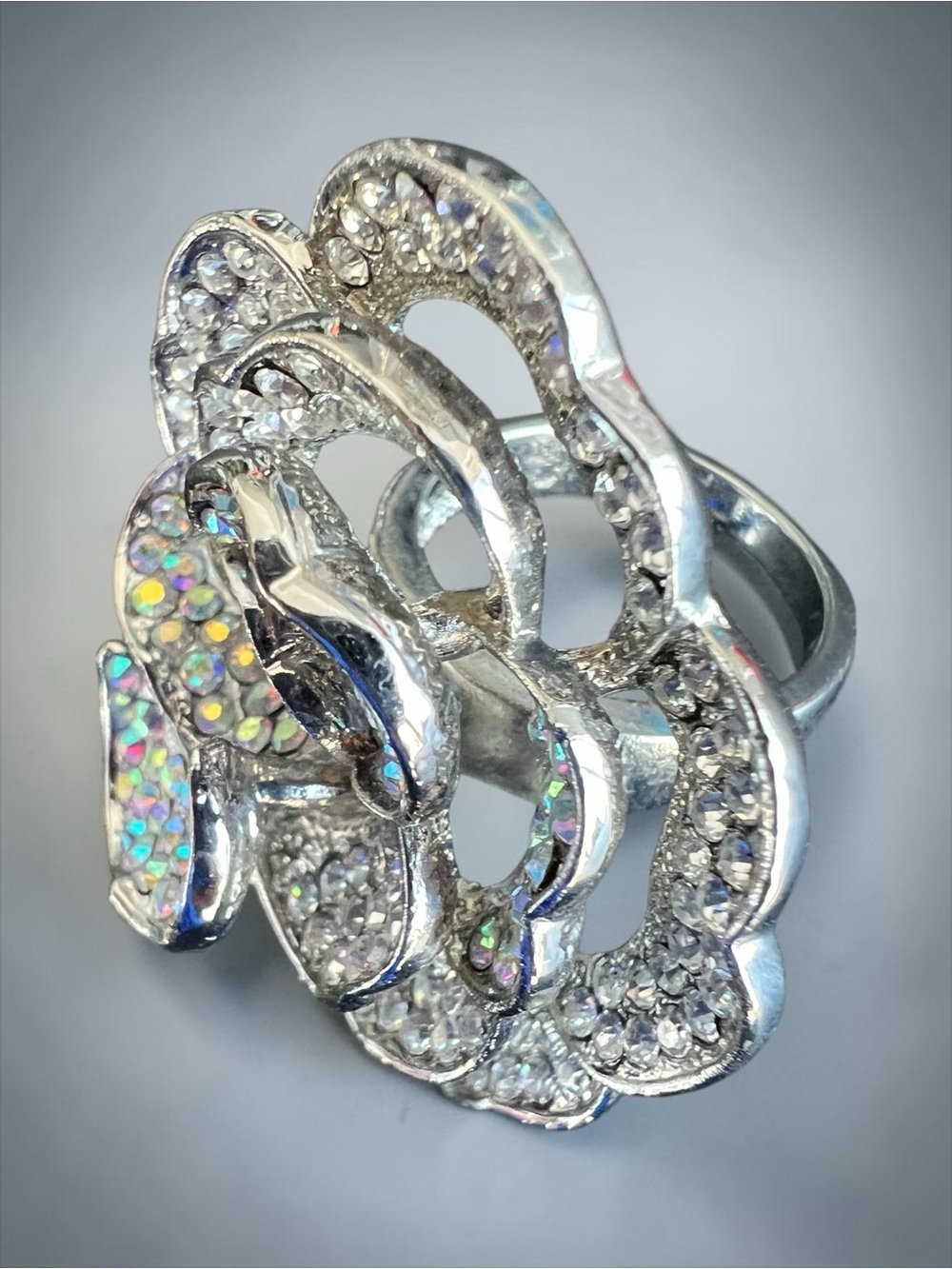💖 Silver Tone Rhinestone Flower Statement Ring 💖 - Picture 3 of 5